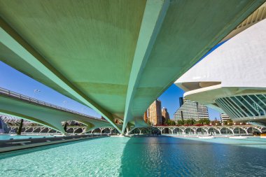 Valencia, İspanya 'da Gelecekçi Beyaz Mimari Başyapıtı