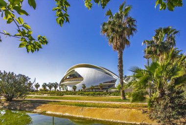 Valencia, İspanya 'da Doğa ile çevrili gelecekteki Beyaz Kent
