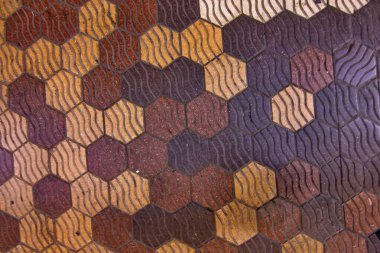 İspanya, Valencia 'da yaya geçidi fayansları desenli yüzeyi olan altıgen bir desen içerir.