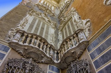 Ulusal Seramik Müzesi 'nin dış görünüşü, balkonu ve sanat detayları, Valencia, İspanya