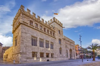 Lonja de la Seda Valencia, İspanya 'da Valencia' da geç dönem Gotik tarzı bir sivil binadır.