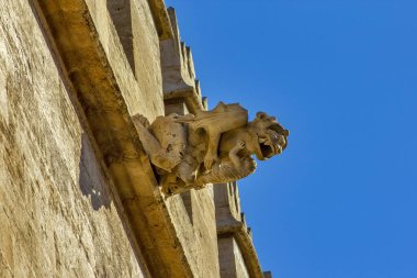 Lonja de la Seda Valencia, İspanya 'da Valencia' da geç dönem Gotik tarzı bir sivil binadır.