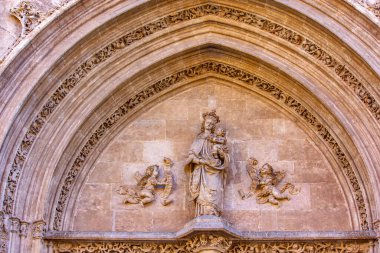 Lonja de la Seda Valencia, İspanya 'da Valencia' da geç dönem Gotik tarzı bir sivil binadır.