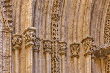 Lonja de la Seda Valencia, İspanya 'da Valencia' da geç dönem Gotik tarzı bir sivil binadır.
