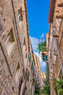 Hırvatistan 'ın Dubrovnik kentindeki dar sokağa bakış açısı