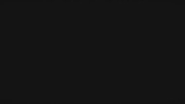 Yakında Parlayan Fx Giriş / 4k animasyonu yakında dumanlı ve parlak efektli bir mesaj ile metni ortaya çıkaracak