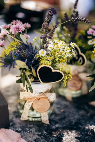 Bouquet Fleurs Sauvages Pots Maçon Images De Stock Libres De Droits