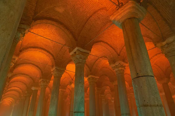 Bóvedas Columnas Una Cisterna Fotografía Fondo Arquitectura Bizantina Cisterna Basílica — Foto de Stock