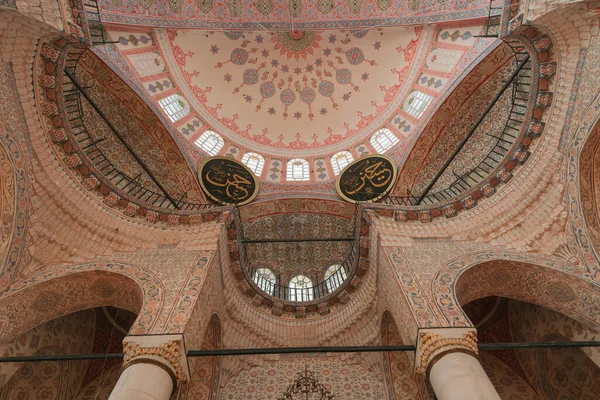 Interiorul Yeni Cami Sau Noua Moschee Din Eminonu Istanbul Arhitectura — Fotografie, imagine de stoc