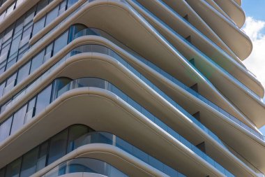 Modern konut binası ya da apartman dairesi ya da inşaat endüstrisinin arka plan fotoğrafı. Modern mimari konsept fotoğrafı.
