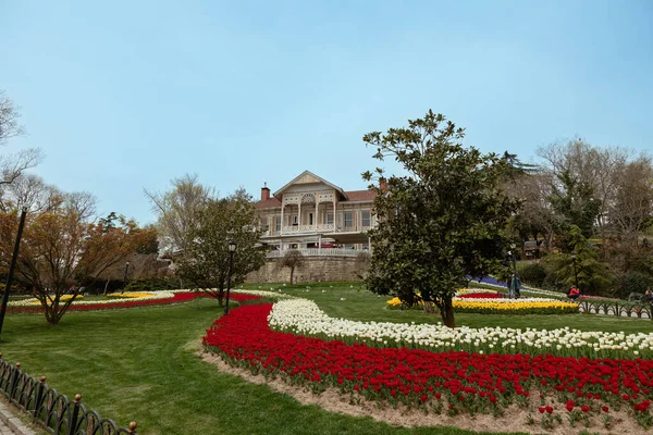 Emirgan Park Sari Kosk Yellow Pavilion Travel Istanbul Background Photo — Stock Photo, Image