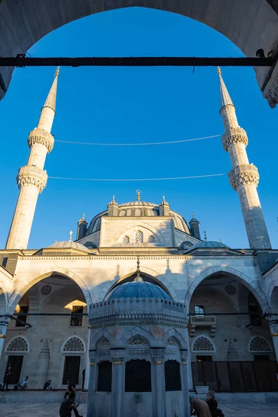 Мечеть Ени Валиде Стамбуле Поездка Стамбул Исламистской Рамадан Кандил Вертикальной — стоковое фото