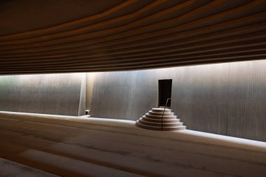 Minbar ve mihrab ile Sancaklar Camii manzarası. Modern İslami mimari. İstanbul Türkiye - 11.12.2022