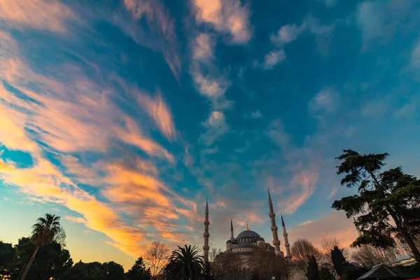 Султанахмет Голубая Мечеть Утром Рамадан Ислам Фоновое Фото Драматические Облака — стоковое фото