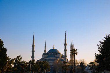 Sultanahmet ya da gün batımında Mavi Cami. İstanbul 'daki arka plan fotoğrafına git. Ramazan veya İslami konsept fotoğrafı.