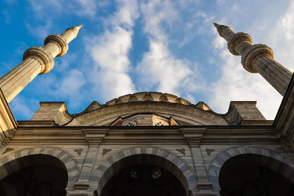 Вид Мечеть Нуруосмание Двора Путешествие Стамбул Фоновое Фото Стамбул Туркие — стоковое фото