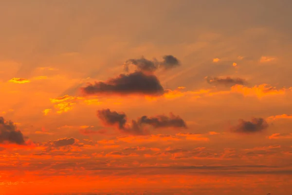 Сонячні Промені Заході Сонця Частково Хмарним Небом Драматичні Хмари Заходу — стокове фото