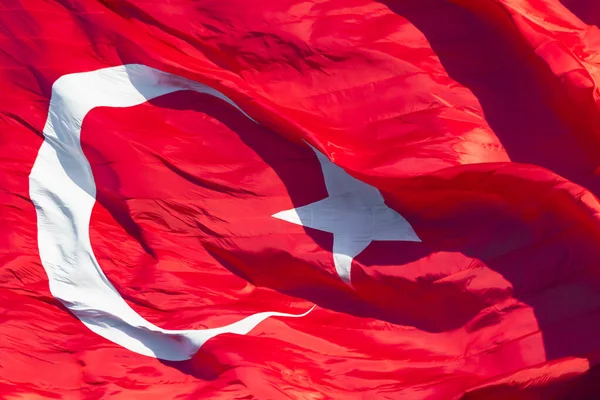 Mengibarkan Bendera Turki Dalam Tampilan Penuh Foto Latar Belakang Turkiye — Stok Foto
