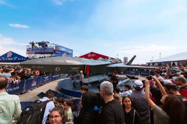 Teknofest 2023 'te Bayraktar Kizilelma ile birlikte binlerce insan. İstanbul Türkiye - 5.1.2023