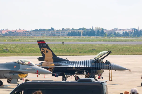 在Ataturk机场跑道上的Soloturk特技飞行机 伊斯坦布尔Turkiye 2023 — 图库照片