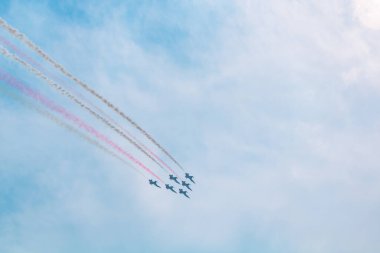 Türk Yıldizileri veya akrobatik gösteride Türk Yıldızları. İstanbul Türkiye - 5.1.2023