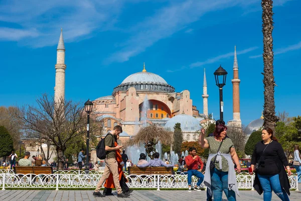 Tourists Hagia Sophia Ayasofya Mosque Travel Istanbul Background Photo Istanbul — Stock Photo, Image