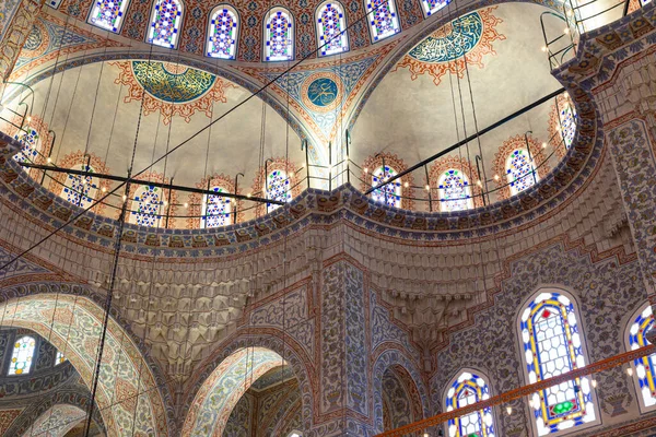 Sultanahmet Camii 'nin mimari detayları, nam-ı diğer Mavi Cami. İstanbul Türkiye - 5.15.2023