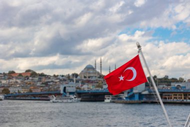 Arka planda Türk Bayrağı ve İstanbul var. Türkiye konsept fotoğraflarının ulusal bayramları.