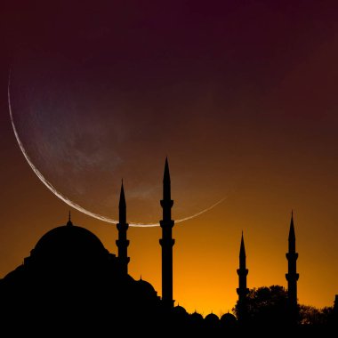 İslami kare formatı. Hilal aylı Süleyman Camii 'nin silueti. Ramazan veya İslami Yeni Yıl Konsepti.