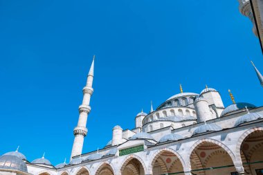 Mavi Cami ya da Sultanahmet Camii. İslami mimari arka plan fotoğrafı. İstanbul konsept fotoğrafını ziyaret et. İstanbul Türkiye - 6.300.2023