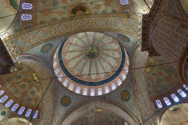 Sultanahmet Camii, diğer adıyla Mavi Cami iç mimarisi. İstanbul Türkiye - 6.300.2023