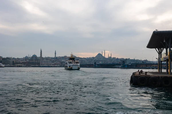 Istanbul View Ferry Eminonu Skyline Istanbul Turkiye 2023 — Stock Photo, Image