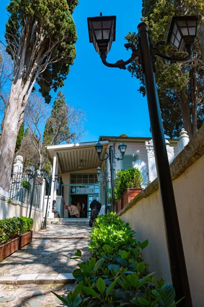 Beşiktaş 'taki Yahya Efendi Mezarı veya Yahya Efendi Dergahi. İstanbul Türkiye - 3.24.2023