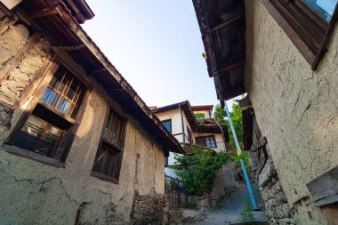 Bolu 'nun Goynuk semtinin tarihi binaları ve sokak manzarası. Türkiye 'nin Cittaslow ilçeleri.