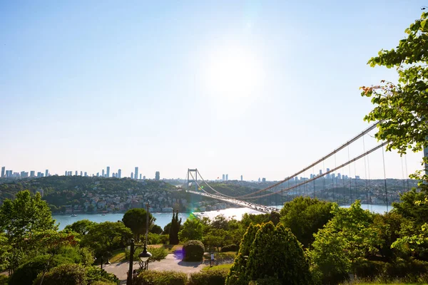 Θέα Κωνσταντινούπολη Από Otagtepe Φατίχ Σουλτάν Mehmet Γέφυρα Και Αστικό — Φωτογραφία Αρχείου