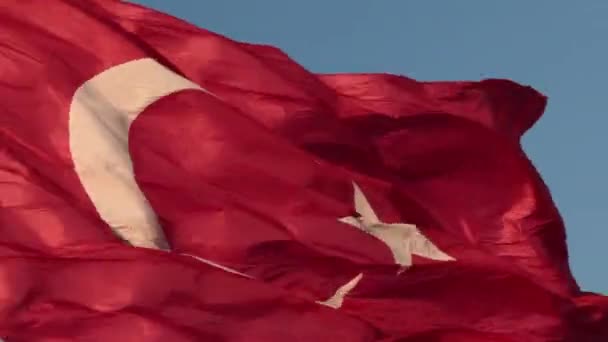 Machanie Turecką Flagą Lub Wideo Turk Bayragi Tureckie Święta Narodowe — Wideo stockowe