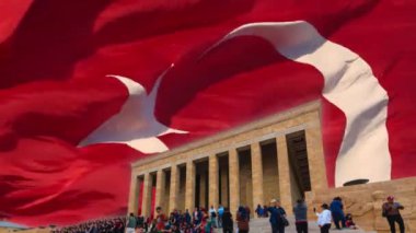 Anitkabir ve Sallanan Türk Bayrağı. Türkiye konsept videosunun ulusal bayramları. 10 Kasım ya da 10 Kasım Atatürk konsept görüntülerinin anma günü.