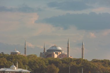 İstanbul arka plan fotoğrafı. Ayasofya Camii 'nde gün batımında. Ramazan veya İslami kavram geçmişi.