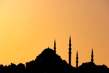 Ramazan veya İslami arkaplan fotoğrafı. Gün batımında Süleyman Camii 'nin silueti. İstanbul konsept fotoğrafının simgeleri.