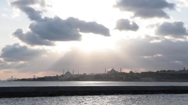 Vista Histórica Península Estambul Desde Ferry Atardecer Estambul Turkiye 2023 — Vídeo de stock