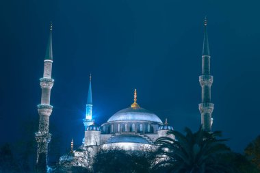 Sultanahmet ya da geceleri Mavi Cami. Ramazan veya İslami konsept fotoğraf. İstanbul 'un arka plan fotoğrafını ziyaret et.