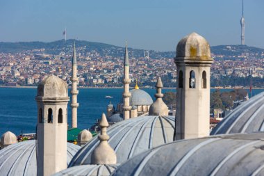 Camlica Tepeleri ve camileri olan Süleyman 'ın İstanbul manzarası. İstanbul konsept geçmişini ziyaret et.