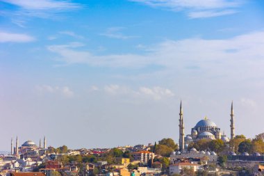 İstanbul arka plan fotoğrafı. Ayasofya ve Süleyman Camii görüşü. Ramazan veya İslami konsept fotoğrafı.