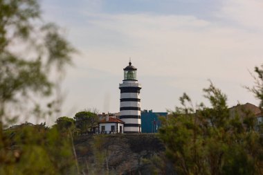 İstanbul 'un Karadeniz kıyısındaki Sile Deniz Feneri gündüz vakti.