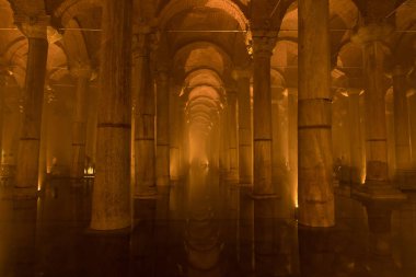 Bazilika Sarnici görüşü diğer adıyla Yerebatan Sarnici. İstanbul 'daki arka plan fotoğrafına git. İstanbul Türkiye - 8.3.2022