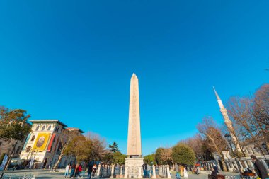 Theodosius 'lu Obelisk, İstanbul Sultanahmet Meydanı' nda. İstanbul Türkiye - 2.20.2024