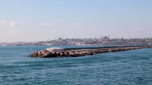 Vista Estambul Desde Ferry Bahía Kadikoy Durante Día Visita Vídeo — Vídeo de stock