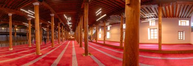 Sivrihisar Ulu Cami ya da Büyük Cami 'nin panoramik manzarası. Türkiye 'nin Unesco Dünya Mirası binaları. Eskisehir Türkiye - 4.12.2024