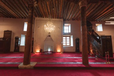 Sivrihisar Ulu Cami 'nin Minbar ve Mihrab' ı ya da ahşap hipostilli Büyük Cami. Eskisehir Türkiye - 4.12.2024