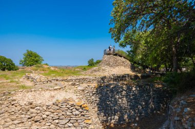 Truva antik şehir kalıntıları. Türkiye konsept imajını ziyaret edin. Çanakkale Türkiye - 4.13.2024